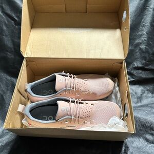 Size 7.5 pink/grey on clouds